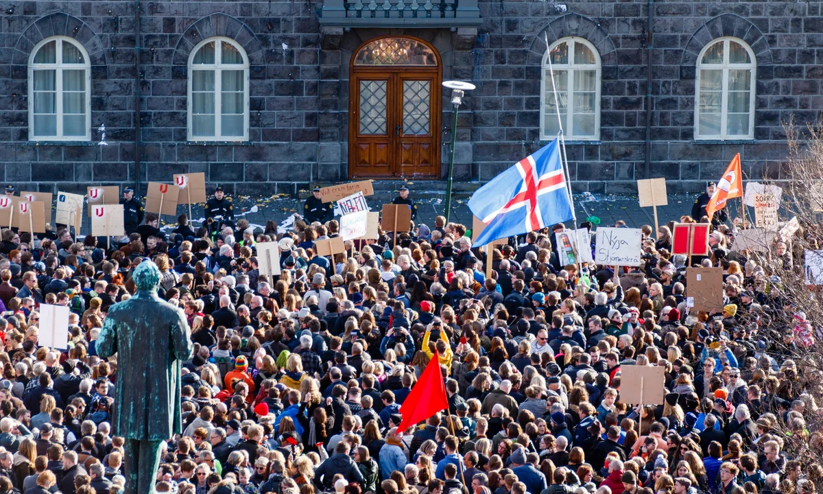 Will Iceland require politicians to take sabbaticals in 2026?