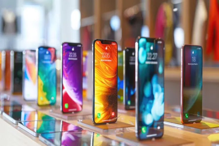 India Smartphone Sales Drop